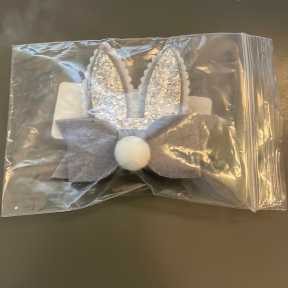 Zulily Other - DONATED TO SCHOOL: Silver Sparkle Bunny Ear Bow Hair Clip Girls Easter